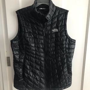 North Face vest L